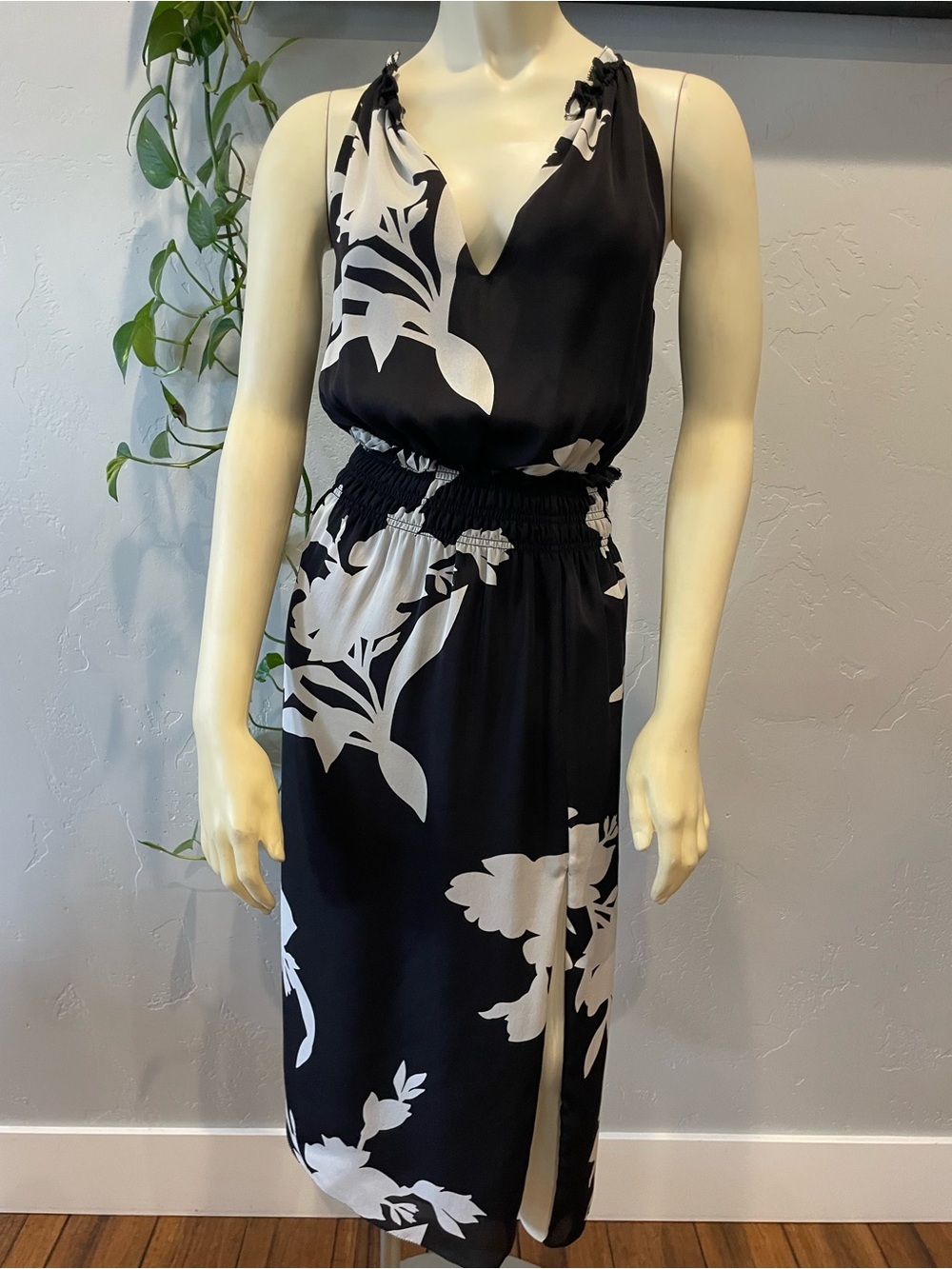 New Joie 100% silk Black & White Floral Halter Midi Dress XS